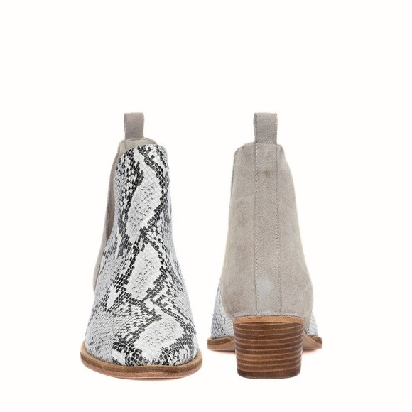 Vintage Foundry Co. Stylish Gray and White Ankle Boots with Pointed Toe - Picture 3 of 6